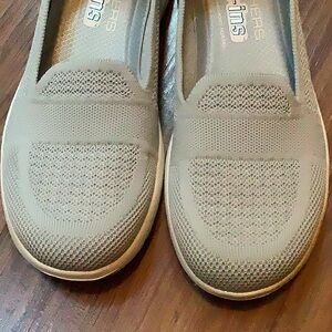 Skechers Hands-Free Slip-ins